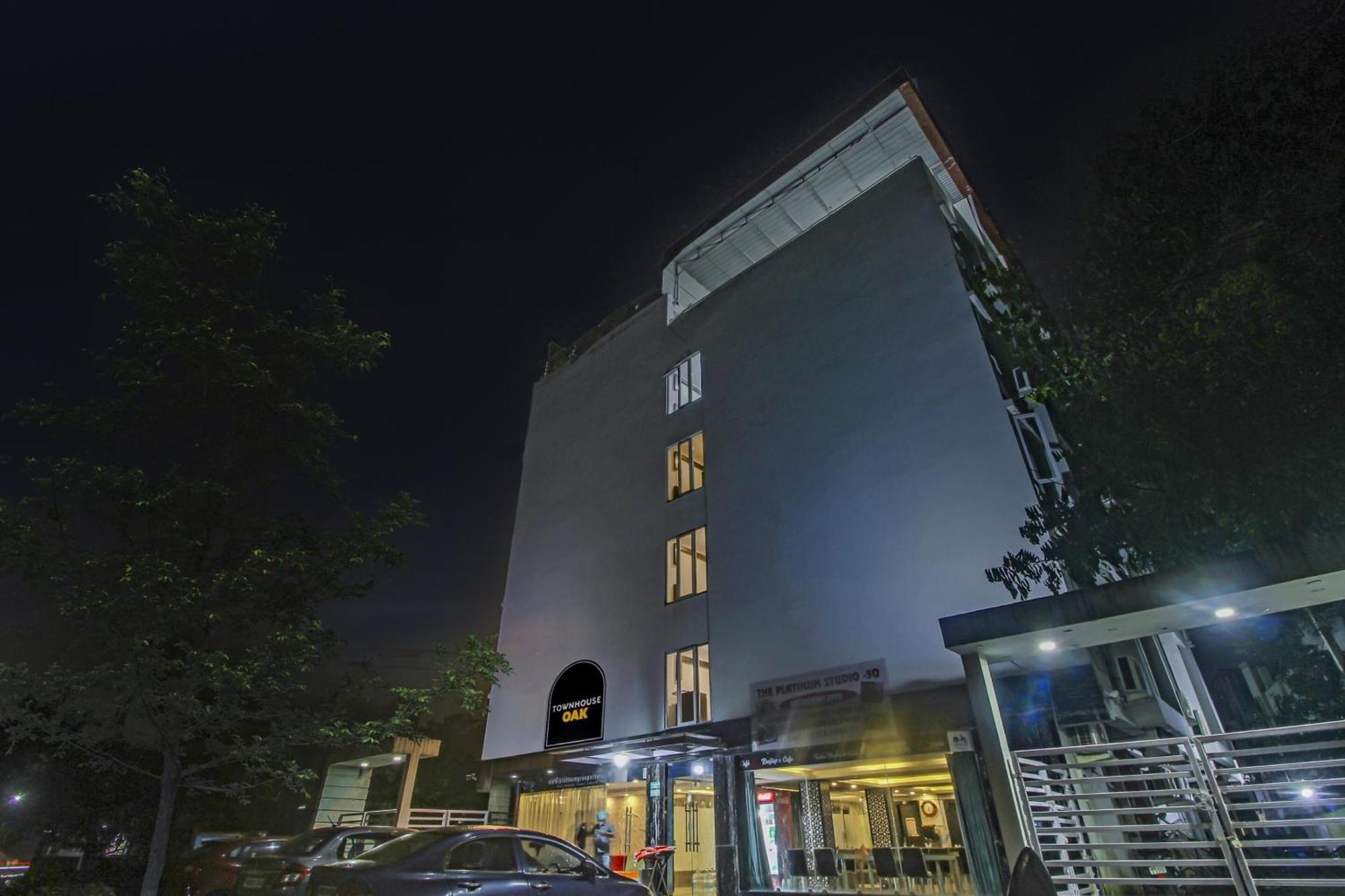 Super Townhouse Oak The Platinum Studio New Town Exterior foto